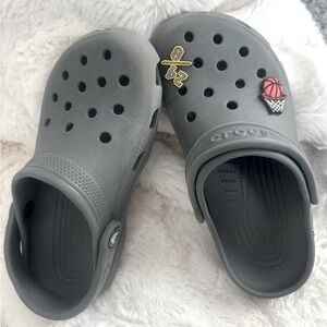 CROCS Classic Croc clogs grey size 5